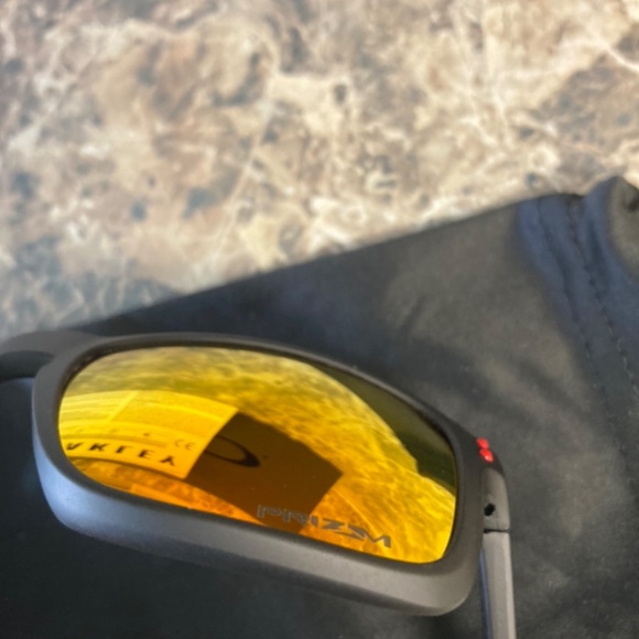 Oakley Holbrook Sunglasses - Picture 3 of 5